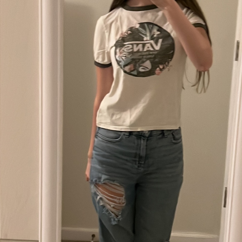 Xs shirt kinda tight